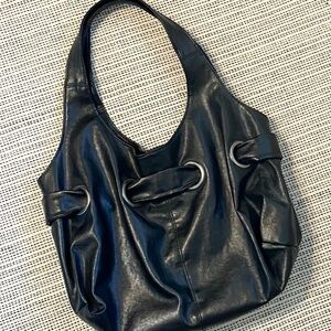 black shoulder bag